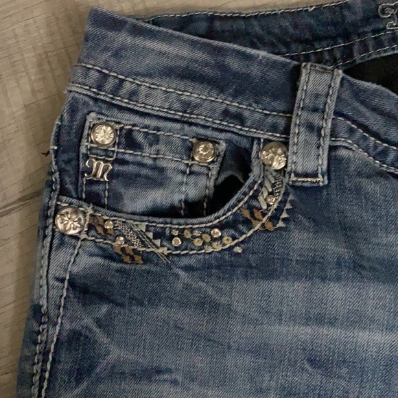 Miss Me Mid-Raise Easy Boot Jeans - Picture 3 of 5